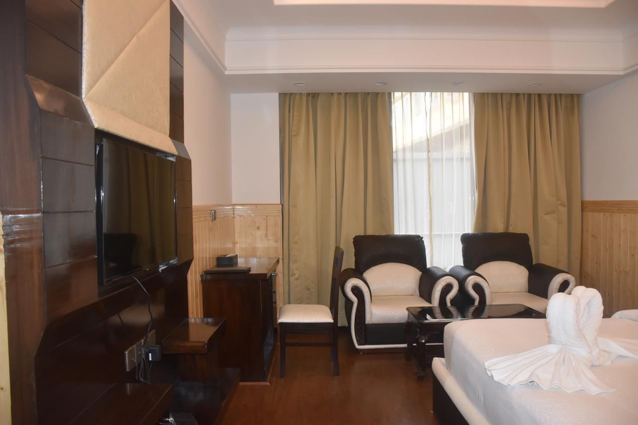 Hotel Dhroov By Mystical Views Shimla Exteriör bild
